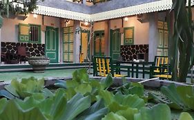 ARUNA Java guesthouse